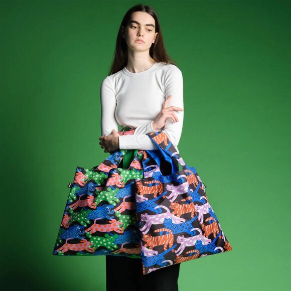 LOQI GLITTER POWER Cats Recycled Bag - Picture 2 of 4